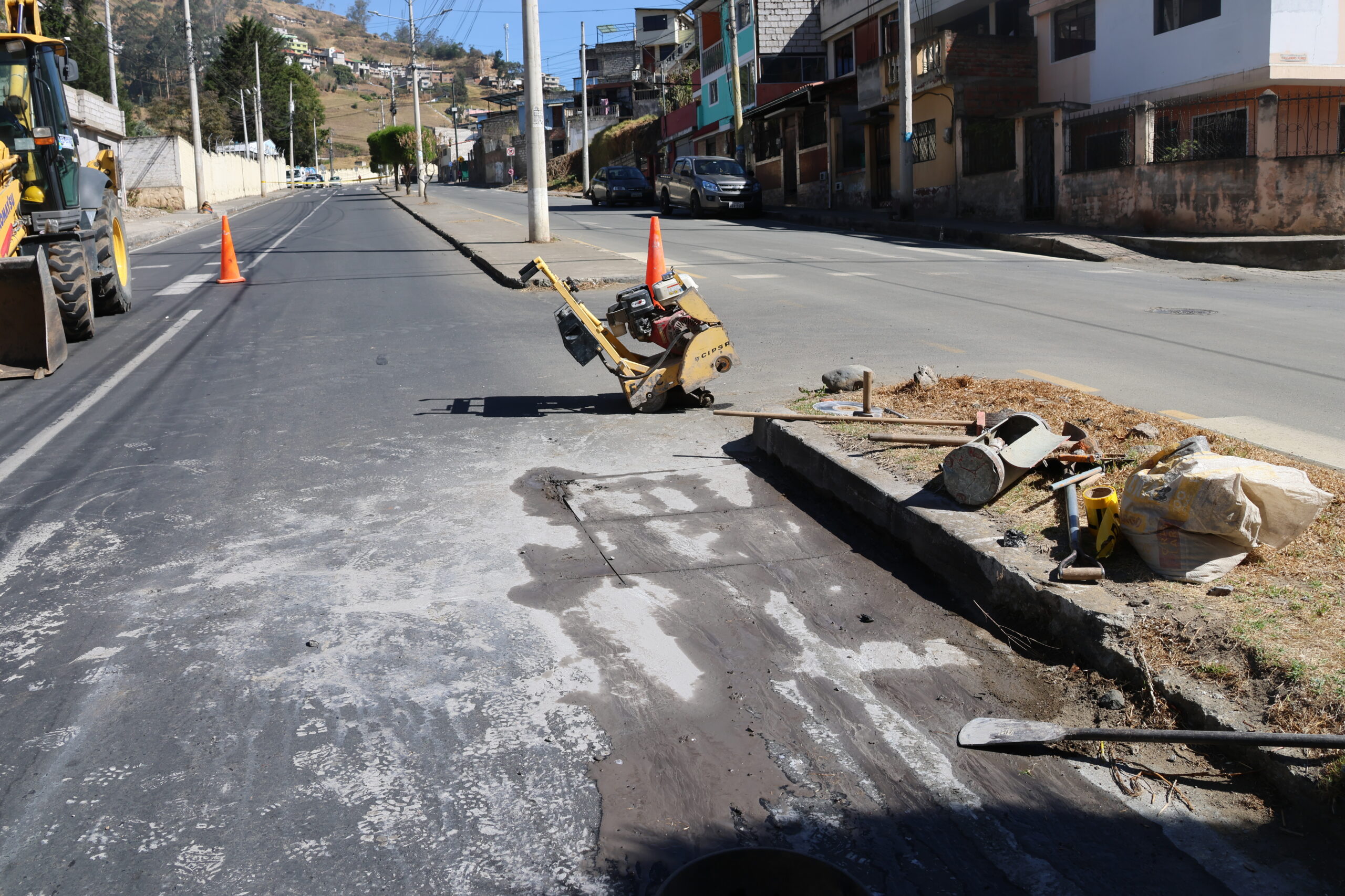 EMAPA-G atiende rotura de tubería en la Ciudadela Marcopamba.