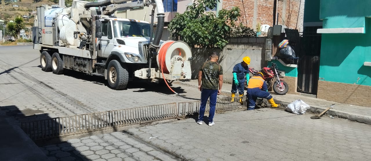 TRABAJANDO EN MARCOPAMBA.